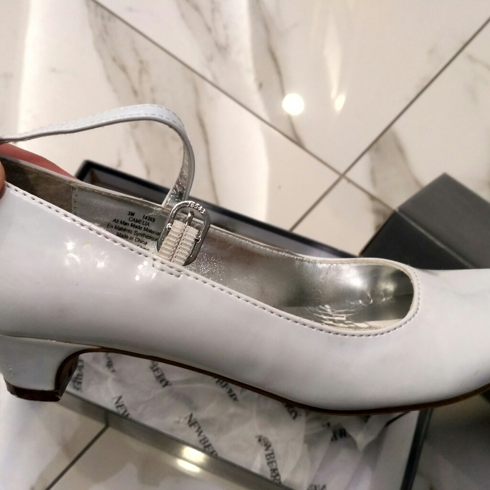 Shoes - Picture 2 of 4